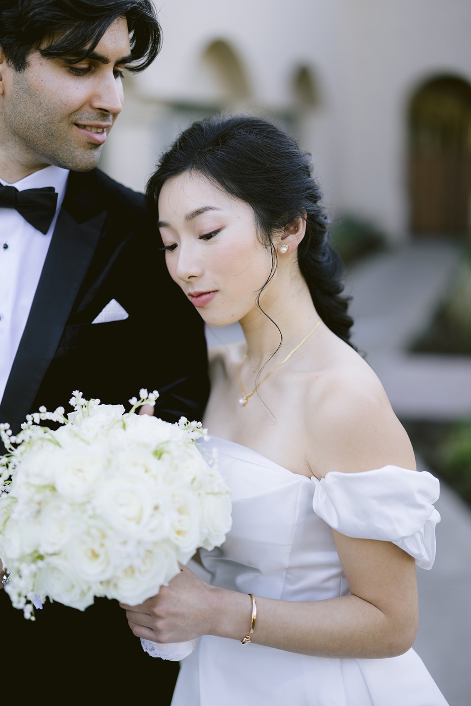 Kirsten and Shravan couple portrait at South Hills Country Club
